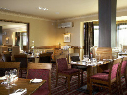 Abbey Hotel Golf Country Club, Dining Table And Chairs Redditch